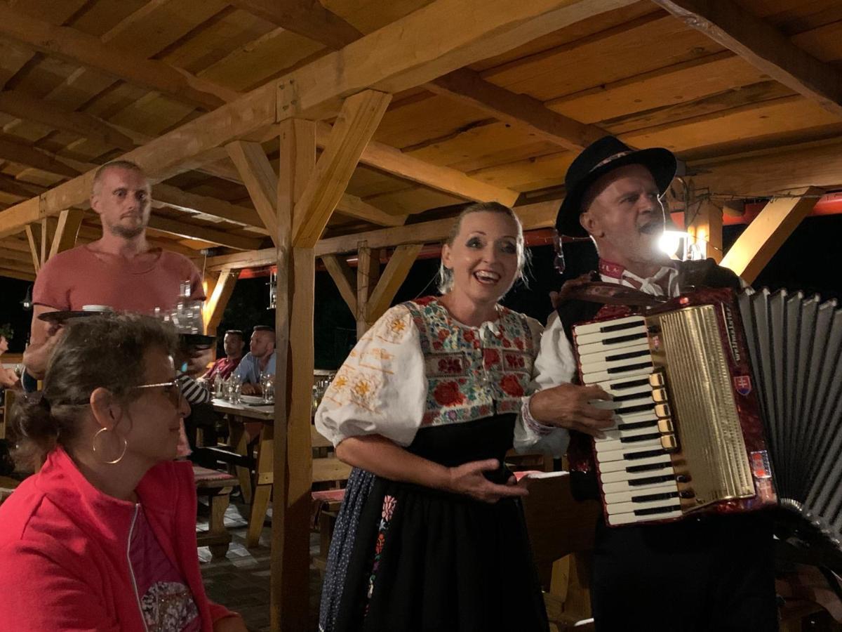 Penzion Turista Banska Stiavnica Luaran gambar