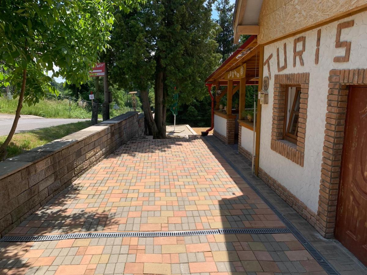 Penzion Turista Banska Stiavnica Luaran gambar